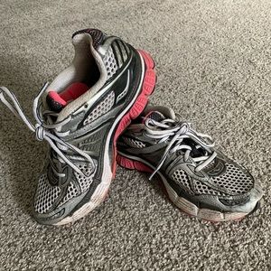 Saucony Tennis Shoes